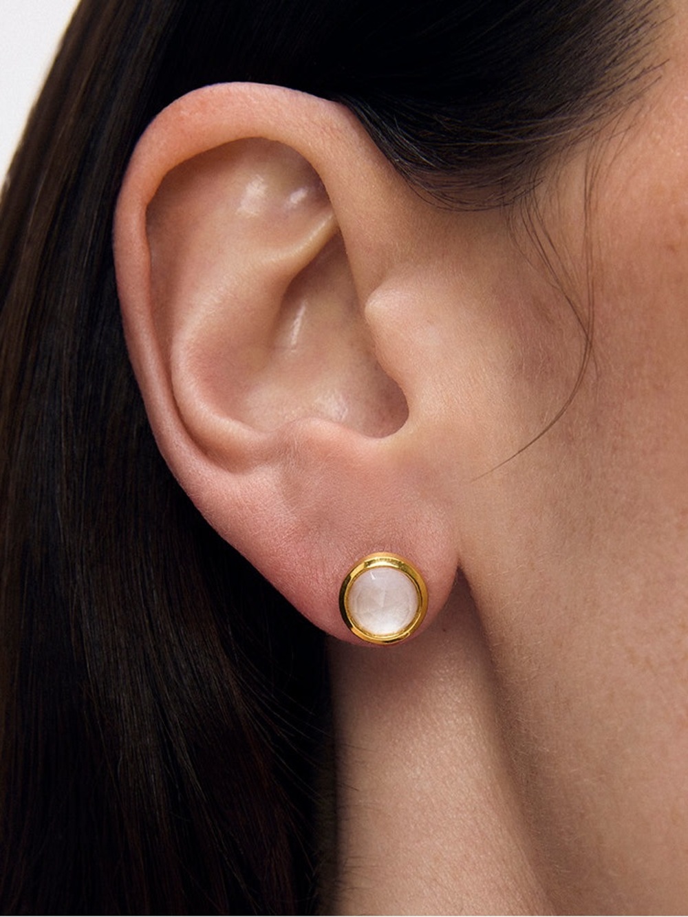 Dean Davidson Signature Midi Knockout Studs Color Gold Iridescent Pearl - Picture 9 of 9